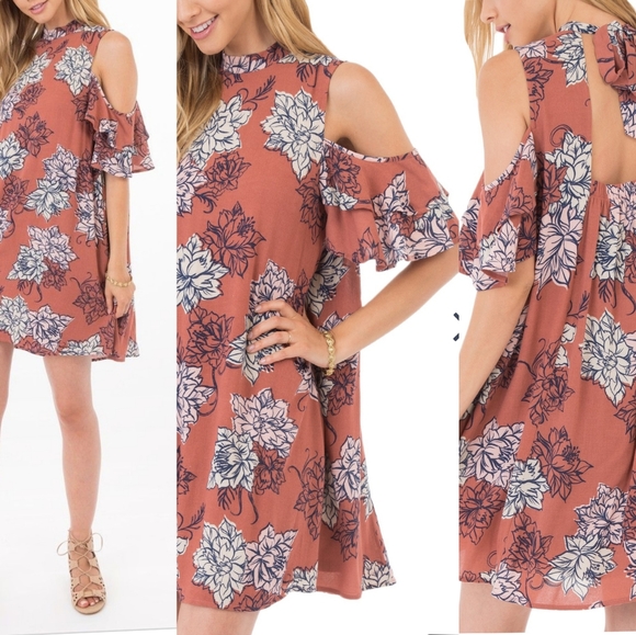 Others Follow Jolene Flutter sleeve cold shoulder - Picture 2 of 8